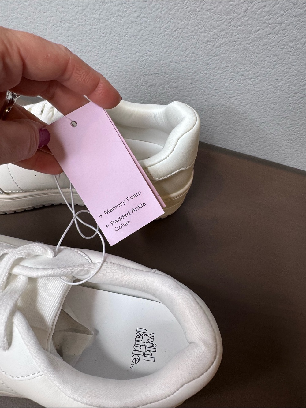 NWT 8 women’s wild fable White Platform Sneakers - Picture 7 of 9